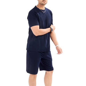 เสื้อยืดและกางเกงขาสั้นชุดลำลองผู้ชายพรีเมียมขายส่ง ปรับแต่งได้ สไตล์สตรีทแวร์ สำหรับฤดูร้อน ระบายอากาศได้ดี ผลิตจากผ้าฝ้าย 100% - Product Image 2