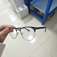 Vente en gros Nouveauté Cadres de lunettes optiques en métal de haute qualité Vente en gros mixte Cadres légers mixtes Styles de cadres pour hommes pour unisexe