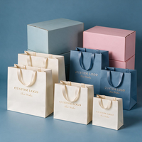 Sac en papier personnalisé de luxe avec logo en feuille d'or, mat, gaufré, laminé, grand, moyen, blanc, pour cadeaux, vêtements, magasin, shopping