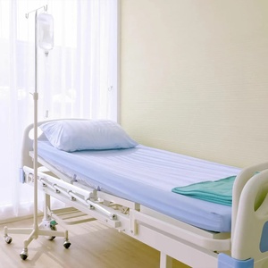 Электрическая больничная кровать для ухода за пациентами, регулируемая по высоте, с бортиками, для использования в отделении интенсивной терапии - Product Image 3