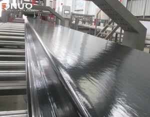 Machine de production et de formage de tuiles de toiture continues en composite fibre de verre et plastique pour gouttières et canaux d'eau - Product Image 5