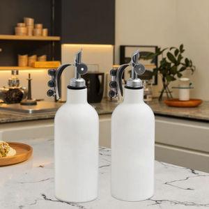Bouteille de <span class=keywords><strong>vinaigre</strong></span> d'huile en céramique blanche avec bec verseur en acier inoxydable Rangement ménager personnalisé pour fournitures de <span class=keywords><strong>cuisine</strong></span> - Product Image 3