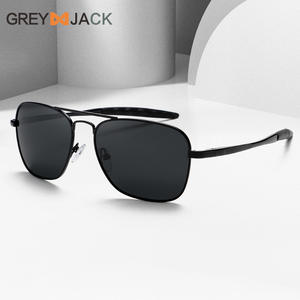 Gafas de Sol Metálicas Greyjack para Hombre, Montura Negra, Lentes TAC Polarizadas con Protección UV400, para Conducir, Pescar y Deportes al Aire Libre - Product Image 1