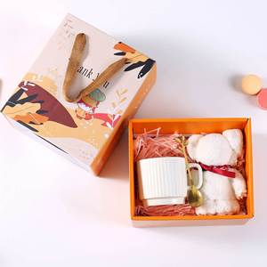Juego de Regalo de Tazas de Café de Cerámica Hechas a Mano de Lujo, con Toalla y Cuchara con Diseño de Oso, Regalos Multifuncionales para Bodas, Cumpleaños y Eventos Empresariales - Product Image 2