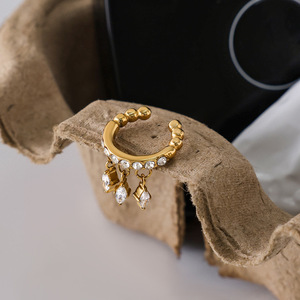 Boucles d'oreilles pendantes plaquées or avec cristaux de strass taille émeraude, style bohème pour femme - Product Image 3