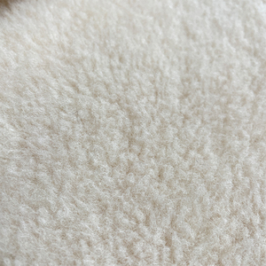 Tissu en fourrure synthétique en polyester <span class=keywords><strong>peluche</strong></span> PV super doux 770 g/m², tricoté en chaîne, 57/58, pour manteau d'hiver, tissu épais pour vêtements - Product Image 2