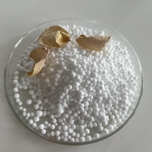 Engrais granulaire soluble dans l'eau à 46 % d'urée et d'<span class=keywords><strong>azote</strong></span> pour l'entretien des pelouses, des terrains gazonnés et des jardins - Product Image 1