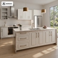 Meubles de cuisine laqués au design classique, configuration îlot, tiroirs à fermeture amortie, dimensions personnalisées et commandes sur mesure
