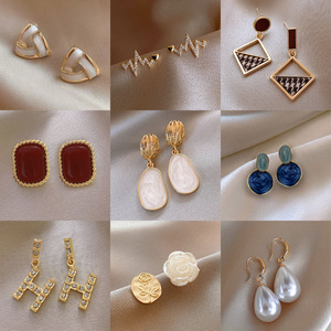 Boucles d'oreilles <span class=keywords><strong>solitaires</strong></span> pour femmes, en argent, style tendance, haut de gamme, avec diamants, effet goutte d'huile, style niche, élégantes, légères et luxueuses, QC001 - Product Image 2