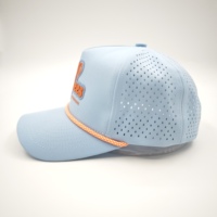 Casquette de baseball personnalisée à 5 panneaux avec écusson en caoutchouc et logo Casquette de golf sportive avec trou perforé et imperméable découpé au laser