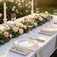 Assiettes de présentation en plastique PS dorées perlées de 13 pouces, transparentes avec bord doré, pour décoration de table de mariage – Vente directe usine à prix abordable