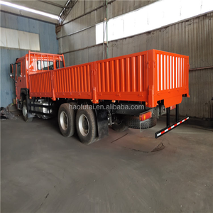 Camion de fret HOWO directement de l'usine, faible consommation de carburant, adapté aux routes difficiles en Afrique et en Amérique du Sud - Product Image 1