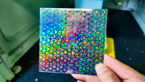 ليزر بيكوثانية بالأشعة تحت الحمراء موفر للطاقة بدون حبر أو رأس طباعة لمعالجة المعادن ونقش الليزر الملون - Product Image 4