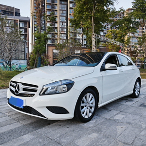 <span class=keywords><strong>Mercedes</strong></span>-<span class=keywords><strong>Benz</strong></span> Clase A (Importado) 2015, Modelo A <span class=keywords><strong>180</strong></span> Estándar, Sedán de Gasolina de 5 Plazas en Venta - Product Image 1