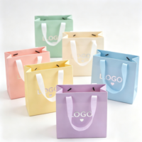 Sac en carton écologique personnalisé avec logo, poignée longue, emballage de luxe pour rouge à lèvres, logo imprimé, vente en gros