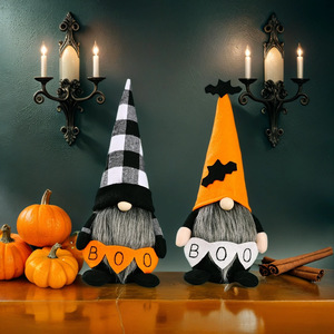Decoraciones de Peluche con Temática de Murciélagos y Cuadros Buffalo para Fiestas de Halloween y Decoración del Hogar, Divertido Dúo de Gnomos de Halloween - Product Image 1