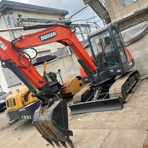 รถขุดขนาดเล็ก Doosan 55 มือสองของแท้จากเกาหลี ได้รับการรับรองมาตรฐาน CE ความจุ 5 ตัน พร้อมเครื่องยนต์ Isuzu เกียร์อัตโนมัติ - Product Image 1