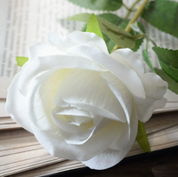 Roses artificielles en velours en gros, en vrac, rouges, blanches, bleues, roses, noires, violettes, fleurs décoratives personnalisées