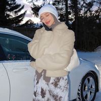 Dropshipping 2024 Vêtements d'hiver pour femmes Vêtements chauds Veste en fourrure à capuche courte de haute qualité Manteau en fausse fourrure pour femmes