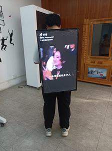 32inch kỹ thuật số biển quảng cáo đi bộ điện thoại di động Ba lô máy nghe nhạc quảng cáo tùy chỉnh Android Board cảm ứng tiếp thị <span class=keywords><strong>LCD</strong></span> Ba lô - Product Image 6