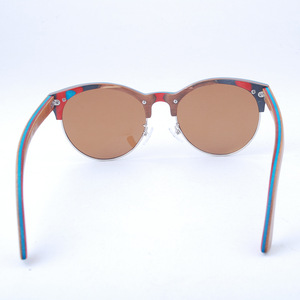 Gafas de Sol de Madera Polarizadas con Lentes TAC UV400, Unisex, Protección Solar, para Viajes, Conducción y Actividades al Aire Libre, Modelo W3007 - Product Image 2