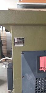 Presse hydraulique à bras oscillant <span class=keywords><strong>de</strong></span> haute qualité <span class=keywords><strong>de</strong></span> 25 tonnes, marque italienne réputée, <span class=keywords><strong>machine</strong></span> <span class=keywords><strong>de</strong></span> poinçonnage d'<span class=keywords><strong>occasion</strong></span> - Product Image 4