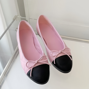 รองเท้าบัลเล่ต์หนังแท้คุณภาพสูงปี 2026 สำหรับผู้หญิง สวมแบบสลิปออน ปิดนิ้วเท้า ดีไซน์โบว์ผูก ทันสมัย เข้าได้กับทุกชุด ใส่ได้ทุกวัน - Product Image 2