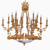 Candelabro de Victoria con alas de latón, luces de velas, corona de cobre con motivo de laureles, luz colgante, lámparas colgantes para Villa Hall