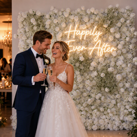 Mur de fleurs artificielles verticales avec un design floral mixte, en plastique, facile à nettoyer pour les mariages et l'usage commercial