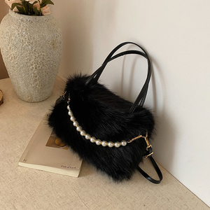 Großhandel Perlenkette - Weiche Flauschige 2-in-1 Schulter-Crossbody-Tasche Plüsch-Handtasche für Damen - Product Image 4