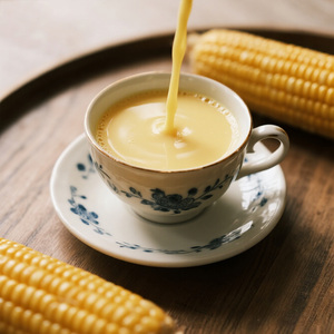 תרכיז מיץ תירס מתוק טבעי 100% ללא חומרים משמרים, ללא הנדסה גנטית, של ניהוואן באספקה בכמות גדולה - Product Image 1