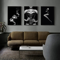 Affiche de peinture moderne de femme nue, image de fille nordique en noir et blanc, art mural imprimé, peinture décorative pour chambre d'hôtel