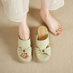 Sandalias de mujer cómodas con volantes, diseño floral, de metal, suaves, sin cordones, de suela gruesa, punta abierta, punta redonda y tacón bajo. - Product Image 4