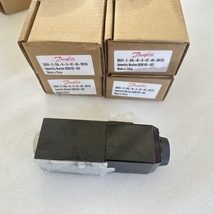 DG4V-3-0AL-M-U-H7-69-EN124 โซลินอยด์ควบคุมทิศทางสำหรับเครื่องฉีดพลาสติก - Product Image 5