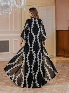 Abito Lungo Ricamato in Rete Pesante da Donna, Stile Musulmano Mediorientale, per Feste a Dubai, Estivo Autunnale, in Poliestere, Disponibile Subito - Product Image 3