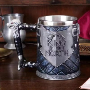Chope à bière Game of Thrones Stark Wolf Tankard Winter Is Coming en résine et acier inoxydable - Product Image 1