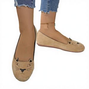 Nouvelles chaussures plates en tissu brodé tête de chat pour femmes 2025 Printemps/Été Confortables décontractées Chaussures simples noires tendance Chaussures de maman - Product Image 4