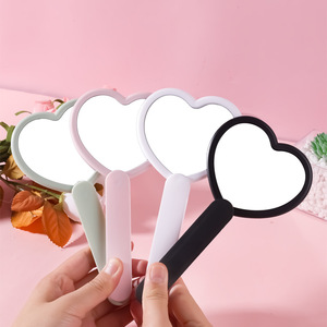 Espejo de mano de maquillaje personal portátil en forma de corazón personalizado cosmético plegable Rosa negro con espejo de bolsillo con mango 1X <span class=keywords><strong>2X</strong></span> - Product Image 1