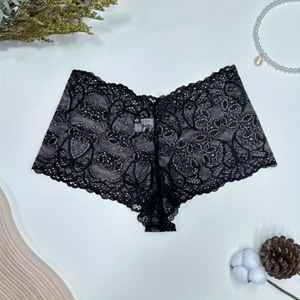 Sous-vêtements féminins sexy en dentelle semi-transparente, style européen et américain, plusieurs tailles, trois couleurs. - Product Image 1