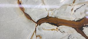 แผ่นหินควอตซ์ไซต์ขัดเงาขนาด 3.3 x 2.1 เมตร หนา 2 ซม. แผ่นหินควอตซ์ไซต์เกรนริเวอร์สีเขียว สำหรับใช้ในวิลล่า โรงแรม และคลับ - Product Image 3