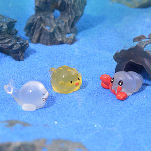 Vente en gros de <span class=keywords><strong>créatures</strong></span> marines exotiques et fantaisistes, poissons, scorpions, diorama en résine translucide luminescente, décoration aquatique, breloques 3D - Product Image 4