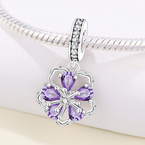 Cross-border spot white <b>copper</b> non-fading flower pendant, original niche high-end DIY <b>bracelet</b> accessory - Product Image 3