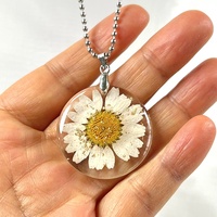 Collier pendentif marguerite en fleurs pressées véritables, collier fleur blanche
