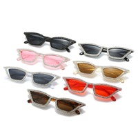 Mode rétro oeil de chat lunettes de soleil Vintage strass Triangle cadre personnalité fête lunettes de soleil femmes hommes lunettes de soleil lunettes