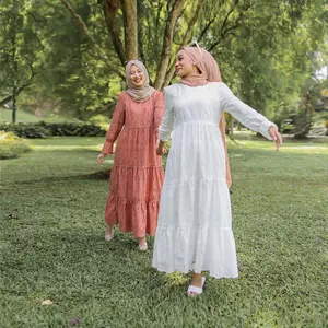畅销伊斯兰服装马来西亚印度尼西亚镂空刺绣蕾丝穆斯林长裙Abaya