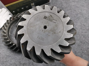 Engranaje Angular del Eje Trasero AZ9231320913 AZ9112320177 28/17 46 Dientes para Camión SINOTRUK HOWO, Repuestos <span class=keywords><strong>Alex</strong></span> - Product Image 5