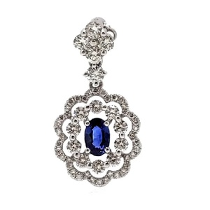 Collier pendentif en or blanc massif 18 carats avec 55 diamants véritables de 0,92 carat et saphir certifié, forme fleur, idéal pour les soirées - Product Image 1