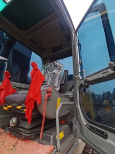 La pelle hydraulique sur chenilles Volvo EC210D avec moteur et moteur haut de gamme offre des performances exceptionnelles à un prix - Product Image 4