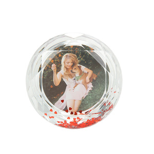 Nuevo y popular regalo creativo: marco de fotos de plástico con forma de diamante y relleno de agua - Product Image 3