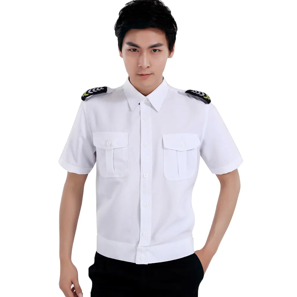 Guardia de seguridad uniforme de la compañía oficial vestido de camisa